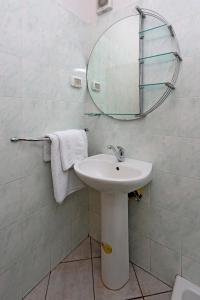 Family friendly house with a swimming pool Dolenja Vas, Central Istria - Sredisnja Istra - 24528