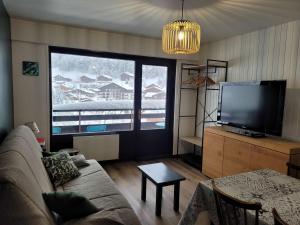 Studio cosy 45 pers, pied des pistes, balcon exposé ouest - FR-1-458-253