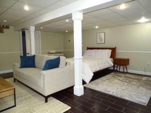Comfortable Renovated 3 Bed Apartment