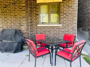 Ritas Kunjo - 2BR, 3BD, 2WR, Full Ktchn, Living