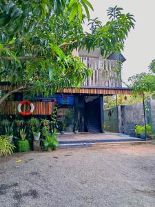 Surface Stay & Diving -5 min to Silent beach