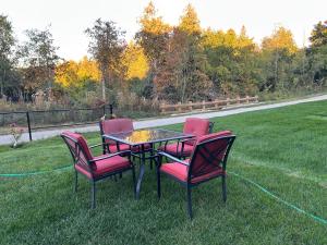 Ritas Kunjo - 2BR, 3BD, 2WR, Full Ktchn, Living