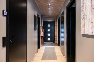 Arctic Mustache Lake Lodge