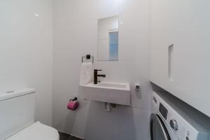 Cosy Urban Escape near Sydneys Top Attractions