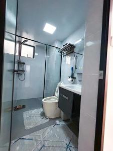 Marina Bay 2 bedroom serene luxury apartment