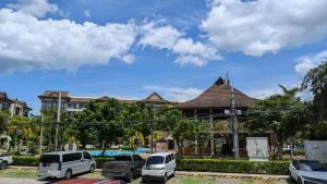 2BR Condo, One Oasis Ecoland Walk to SM City Davao, Pool & Gym Access