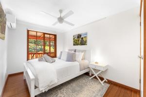Serene Farm Stay, Modern 3BD, Central Tilba near Mystery Bay! Pets OK