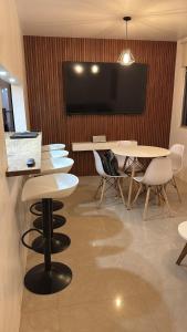 Departamento moderno a un lado de la feria