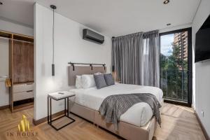 Morph 502 - Bright & Spacious, PobladoBBQJacuzzi