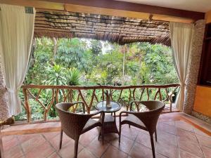 Coco Grove Beach Resort, Siquijor Island