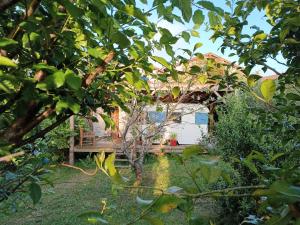 GÎTE AZKENDANTZA capacité 2 à 4 PERS ou 5 à 6 PERS supplément CARAVANE INSOLITE
