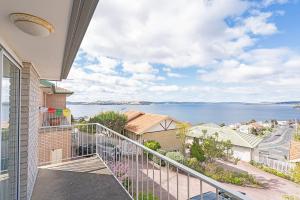 Azure Vista - Sunny Escape overlooking River Derwent