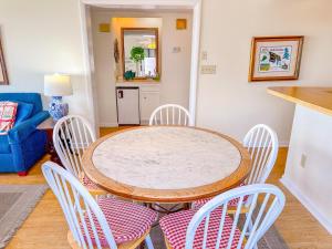 Tilghman Beach and Racquet Club 208