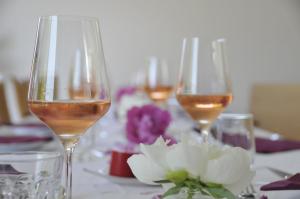 Wein + Bett Wiedeck