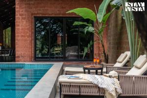 StayVista at Moira by the River with Bonfire, BBQ