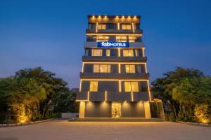 FabHotel Yendluri's Abode