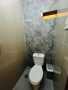 Paris Theme Near Trinoma SM North LRT Roosevelt SNR Congressional Free Netflix Fast Internet