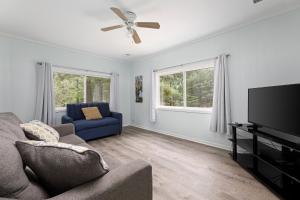 Rennie Lake Hideaway Cottage