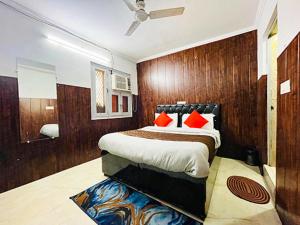 Hotel South 5 Mins From US Embassy - Chanakyapuri