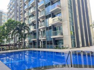 Big Studio Condo Across Manila Airport NAIA T3 WITH WIFI