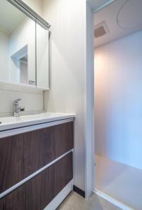 新屋 札幌市中心 近圓山公園 挑高設計客廳 4房 3廁所 1浴室 2淋浴 最大13人 可停車