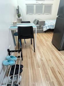 Hollys Place by Motorists Transient House