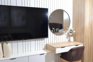 Brown, Warm and Cozy, Menlyn Maine Residences 926