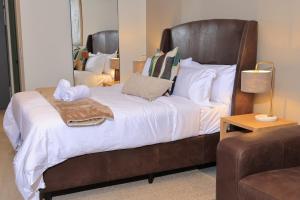 Brown, Warm and Cozy, Menlyn Maine Residences 926