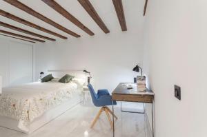 Valencia Flat Rental City center town hall