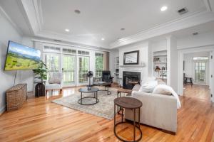 The Clubhouse Hideaway Upper