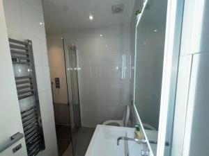 2BR Flat in Prime Location