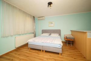 Sea Breeze Apartments