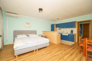 Sea Breeze Apartments