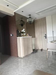 Private Ensuite Room in Modern Apartment