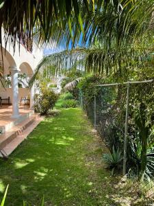 Oistins 2BR Condo with Pool & Patio, Walk to Miami Beach