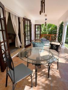 Oistins 2BR Condo with Pool & Patio, Walk to Miami Beach