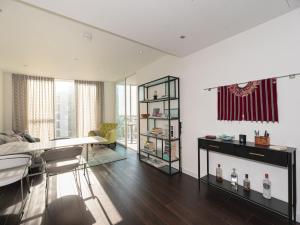 Pass the Keys Modern 2-Beds Flat with Stunning Views London