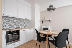 Racławicka 7 Superior Apartment by BookingHost