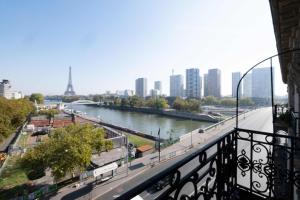 Luxury Flat Eiffel View 3BR 7 Guests