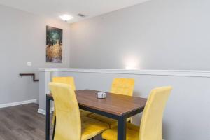 Charming 1-Bedroom Retreat in Tranquil Zionsville