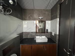 Fusion Suites Ufairia Ek Murti Chowk