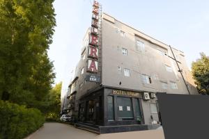 Dahabi Era -FREE Pickup or Airport Drop