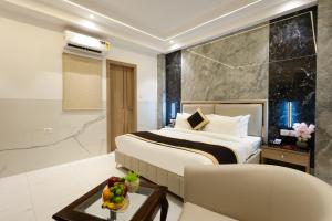 Dahabi Era -FREE Pickup or Airport Drop