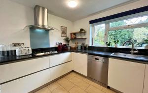 Weybridge Stunning Five Bedroom House With Garden