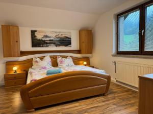 Haus am Erzbach - Ferienwohnung mitten in der Natur