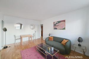 Charming bright one-bedroom flat with private balcony and shared swimming
