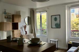 Bright studio apartment in Montmartre