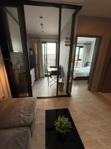 22a芭提雅市中心繁华街道 单卧室 高速网络 网红无边泳池