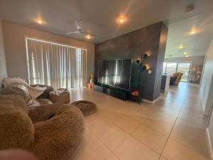 The Atelier Artful Home Stay at Mangohill