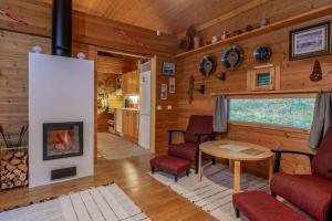 Four Seasons B22 by Hi Ylläs